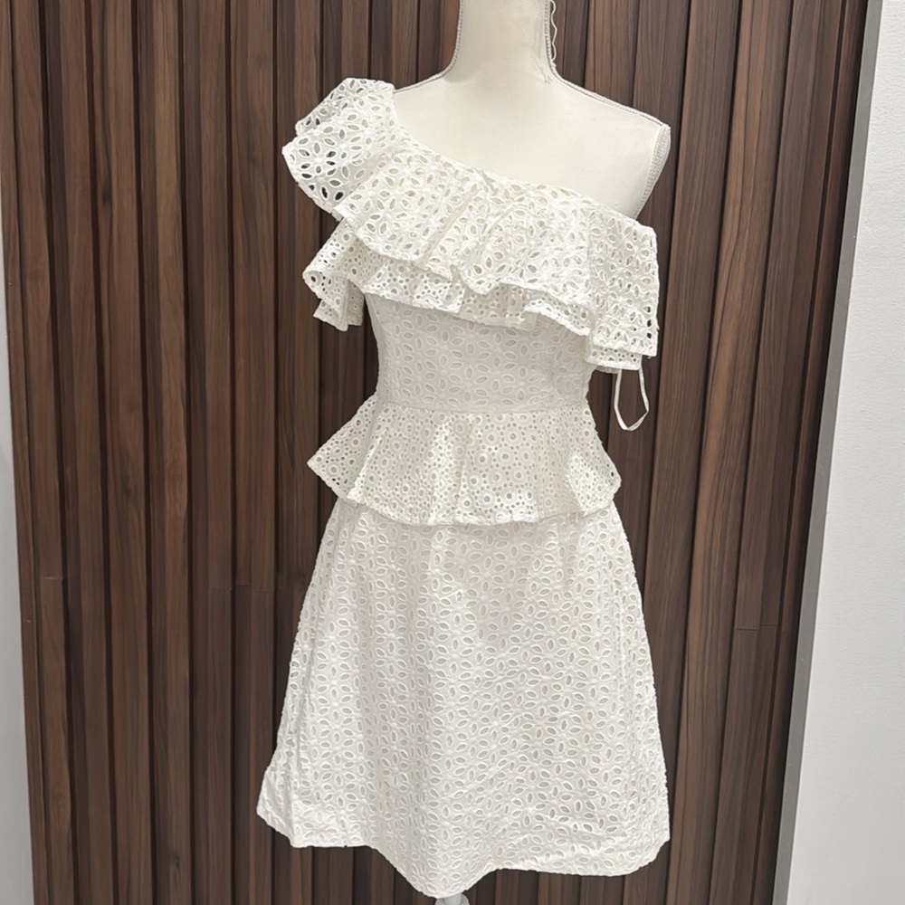 🏷️ LILLY PULITZER WHITE CUT OUT LACE ONE SHOULDER RUFFLE DRESS SIZE 0